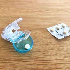 1pc Blue Portable Pill Taker, Tablets Pills Blister Pack Opener