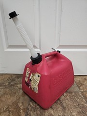 Pre-ban Rubbermaid 2.5 Gallon Vented Fuel Jug With Aftermarket Parts Very Clean