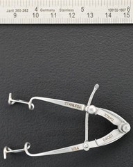 Storz E4051 Williams Eye Speculum, 11mm Blades 41mm Spread, Pediatric Model 2.7″