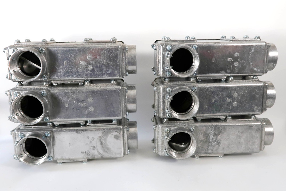 Lot of 6 Arlington 935 AnyBODY Conduit Body 2″ Combo EMT / Rigid Metallic