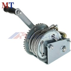 High Carbon Steel 1500Lbs Hand Crank Winch Boat Winch With 10m (32 Feet) Rope