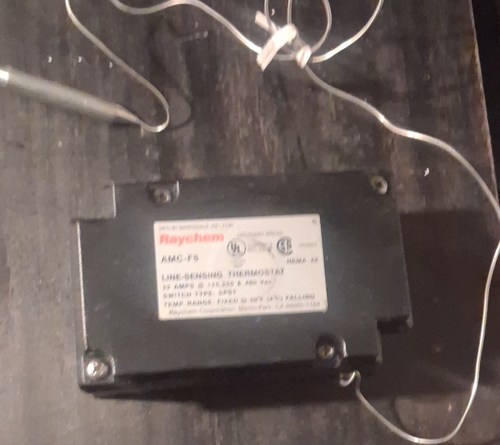 Raychem AMC-F5 Line-Sensing Thermostat NEMA 4X Non-Programmable Adjustable