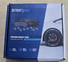 Detroit Axle Front Brake Pads & Rotors: Jeep Wrangler -07-17 & Wrangler JK-2018