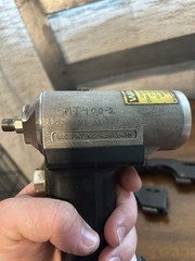 Huck Model 227 Pneumatic Riveter Gun Untested