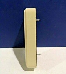 LEVITON IVORY JUMBO Surface Mount Triple Convenience Outlet Polarized NEW 323-I