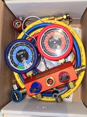 Snap-On ACTR1234YF Manifold Gauge Set (New in Box)