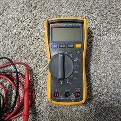 Fluke 115 True RMS Digital Multimeter Great Condition