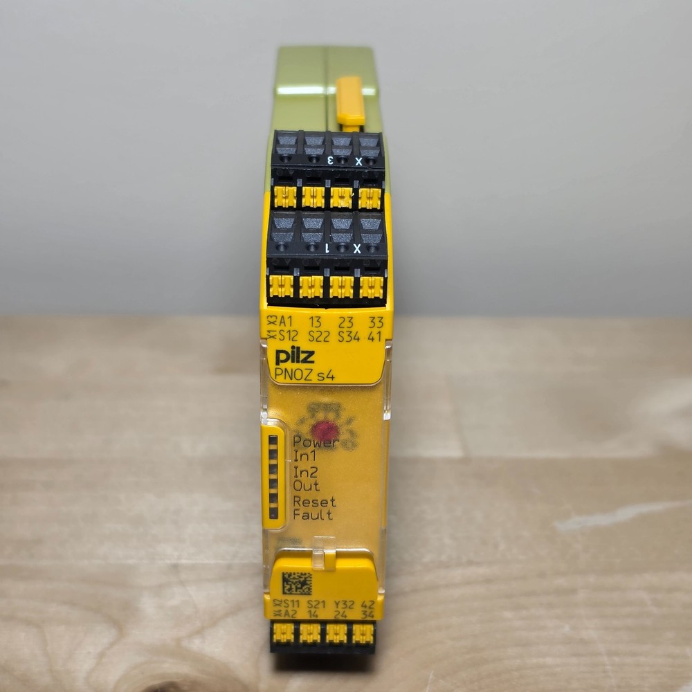 Pilz 751104 PNOZ s4 C 24VDC 3NO 1NC PNOZsigma Safety Relay