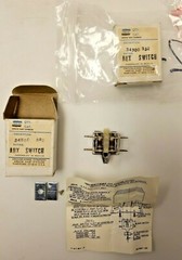 Crouse Hinds Aux Switch 34300 332 (2pk) New in Box
