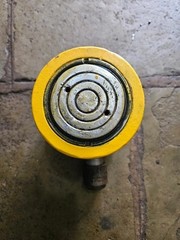 REFURBISHED Enerpac RCS302, 32.4 ton Capacity, 2.44 in Stroke Hydraulic Cylinder