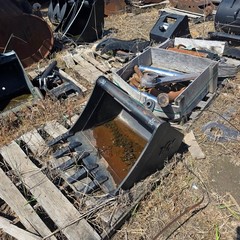 30″ WAIN ROY 5.0 METRIC TON MACHINE BUCKET