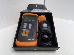 Digital Illuminance LUX Meter LX1330B