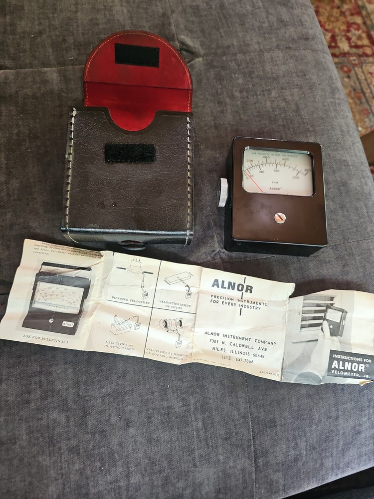 Vintage Alnor Velometer Jr. Air Velocity Dual Scale in FPM Instrument With case