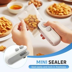 Mini Bag Sealer Rechargeable Vacuum Bag Seal 2 In 1 Sealing Machine with Cutter