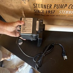 Stenner Pump Company Peristaltic Metering Pump 30 GPD 25 PSI 120V SMS30AG1