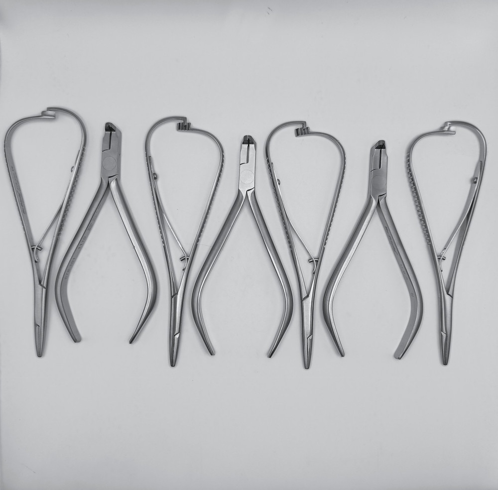 Hu-Friedy Universal Cut & Hold Distal end Cutter – Mathieu Needle Holder Pliers