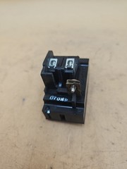 Pushmatic P1515 15 Amp Twin Tandem Duplex Circuit Breaker.
