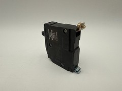 Square D QHB120 Circuit Brekaer 20A 1P 120/240V 65kA Bolt On 20 Amp 1 Pole QOB