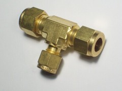 1 – Swagelok Brass Reducing Tee, 3/8″ Tube x 1/4″ Tube x 3/8″ Tube, B-600-3-6-4
