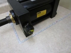 PARKER 05.00-JJ2HLTS14A-5.750 SERIES 2H, 3000PSI HYDRAULIC CYLINDER, E0044
