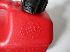 BLITZ 1 GALLON 4 OUNCE GAL OZ PLASTIC VENTED GAS CAN FUEL JUG SELF VENTING