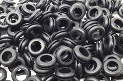 Rubber Grommet to fit 1/2″ Hole in 1/16″ Thick Panel – 13/32″ Inner Diameter