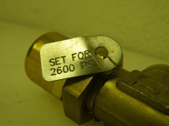 Parker Relief Valve 1/4" Inlet 1-11/16" Wide 3-3/4" High 631B-12-