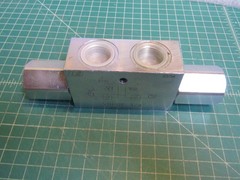1 – Magister Hydraulics VBPDE 3/8” Double Pilot Operated Check Valve NEW out of