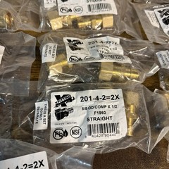NEW – Lot of 42 – XFITTING 201-4-2 PEX-A 1/2” x 5/8” OD Adapters