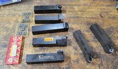 LOT OF INDEAXBLE TOOL HOLDRS SANDVIK OTHER 1 1/4 ” SHANK + NEW INSERTS
