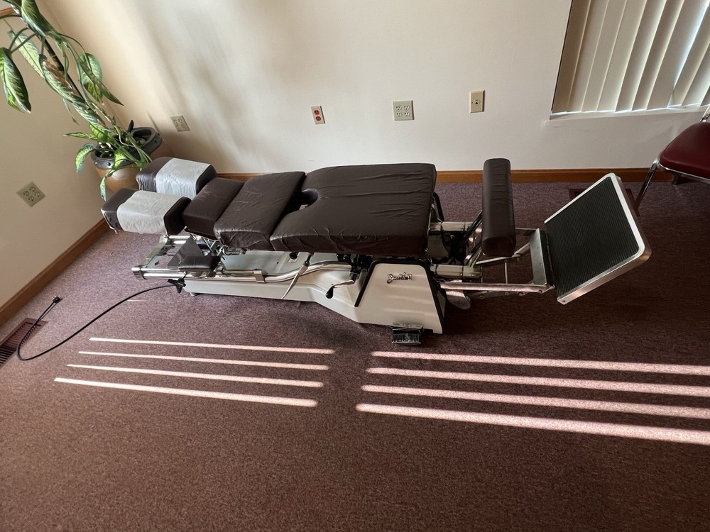 Zenith II 210 F with pelvic drop Chiropractic adjustment table