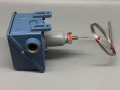 UNITED ELECTRIC CONTROLS COMPANY F402-6BS SERIES 400 TEMPERATURE SWITCH