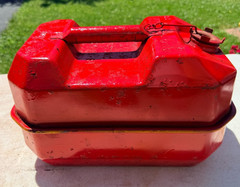 Vintage Metal BLITZ 2.5 Gallon Gas Can DOT-5 L USMC 20-2 1/2-84