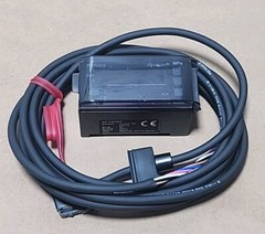 *NEW* Keyence AP-V80WP Digital Pressure Amplifier Sensor 12-24Vdc + Warranty!