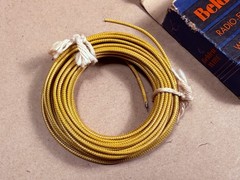 Vintage In Box 8837 BELDEN #20 BRAID CLOTH PUSH-BACK SOLID WIRE Yellow 25FT NOS