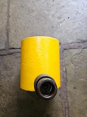 REFURBISHED Enerpac RCS302, 32.4 ton Capacity, 2.44 in Stroke Hydraulic Cylinder