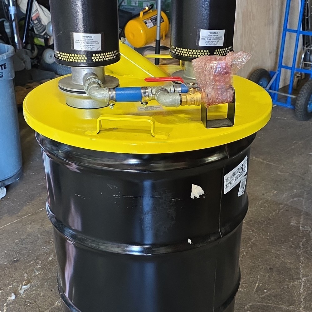 Tornado Jumbo Vacuum Wet/Dry 21-30 Gal HEPA Blower, Storage, Tools 98694