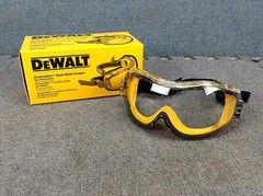 1 PR. DeWalt DPG82-11 CLEAR ANTI FOG Protective Over Glasses Safety Goggles Z87+