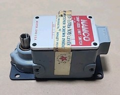 *NEW SURPLUS* Namco EA060-12100 Snap-lock Limit Switch [NO SCREWS] + Warranty!
