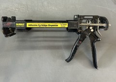 DEWALT 08409 Dual Component Adhesive Cartridge Dispenser Gun 21oz 08409-PWR Used