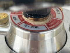 Ashcroft Plus Pressure Gauge ~ 0/6000psi w/ C1018 Stainless Steel Diaphragm Seal