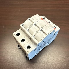 IEC 60947-3 AC-22B 50-60Hz IP20