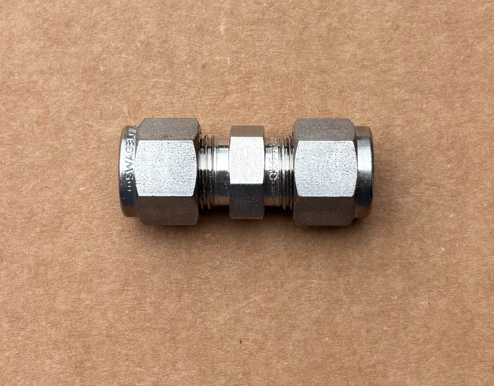 Swagelok 3/8″ Stainless Steel Union SS-600-6 Several Available New