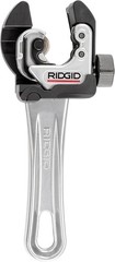 Close Quarters Tubing Cutter with Ratchet Handle
