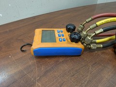 Elitech LMG-10 Digital Manifold Gauge Refrigeration Pressure Vacuum Temp Gauge