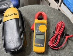 Fluke 323 True RMS AC DC Current & Voltage Tester W/ Bag