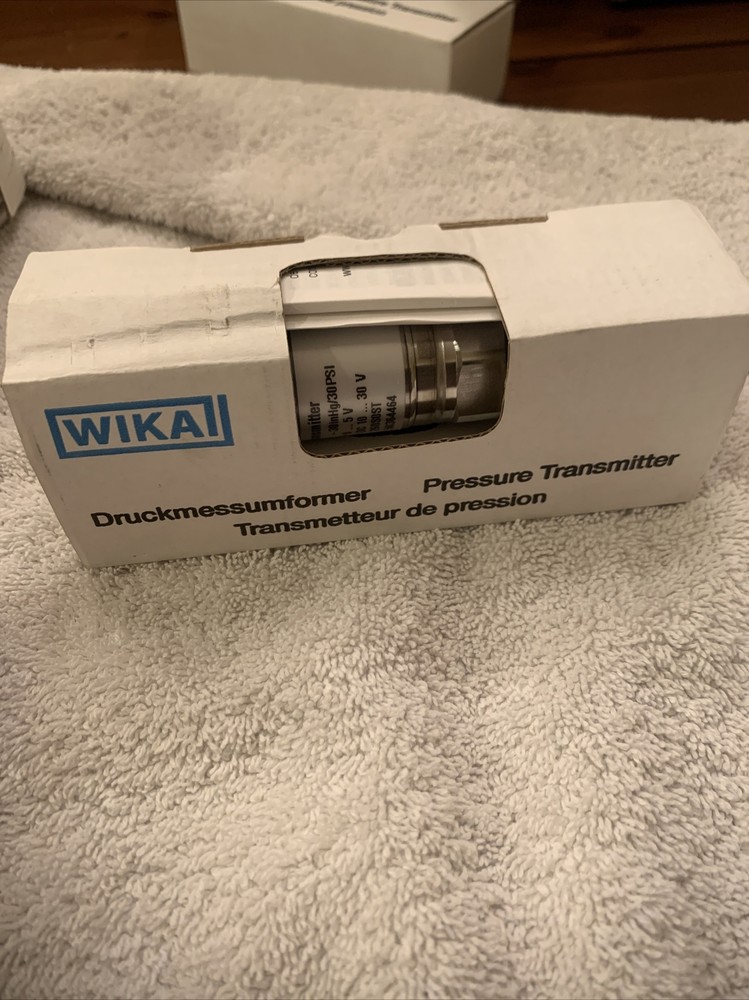 WIKA 4330862 Pressure Transmitter 0-30 Psi, 0-5V, DC10-30V *NEW*