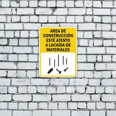 Portrait Round Plus Area de Construcción Esté Atento a LaCaída De Materiales