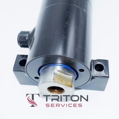 2.0x8x1.25 DA, double rod steering hydraulic cylinder, similar to 9-6845