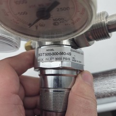 Specialty Gas 2 Gauge Two Stage High Purity Gas Regulator 3000PSI Max Lot Of 2